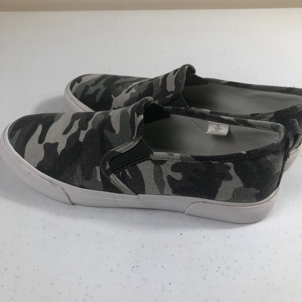 Tommy Bahama Womens 8.5 Camo Slip‎ On Sneaker Military Utility Athleisure Street - Picture 3 of 8